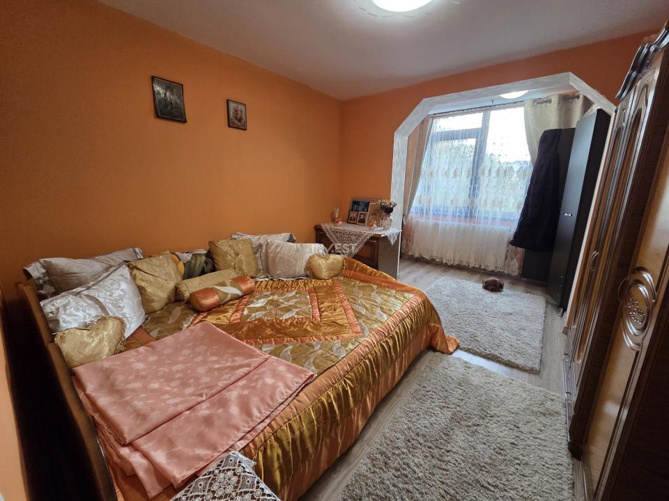 Apartament de 3 camere, decomandat, zona Piata Voievozilor-Alexandru cel Bun - 4