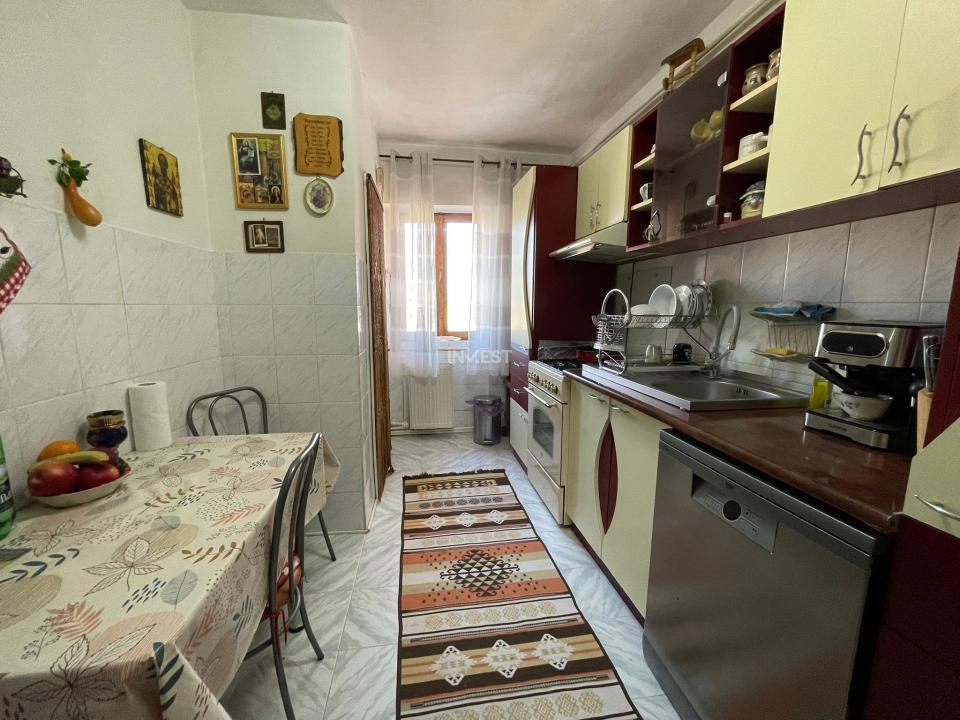 Apartament 4 camere, decomandat, zona Pacurari - Esplanada, Iasi  - 2