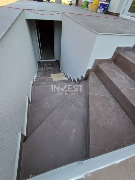 Casă de vânzare în MIROSLAVA , 4 camere - 5