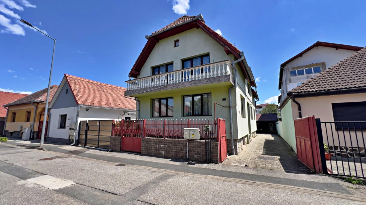 Casă 6 camere D+P+M-217 mp utili, 515 mp curte, Zona  Cartier Kogalniceanu 