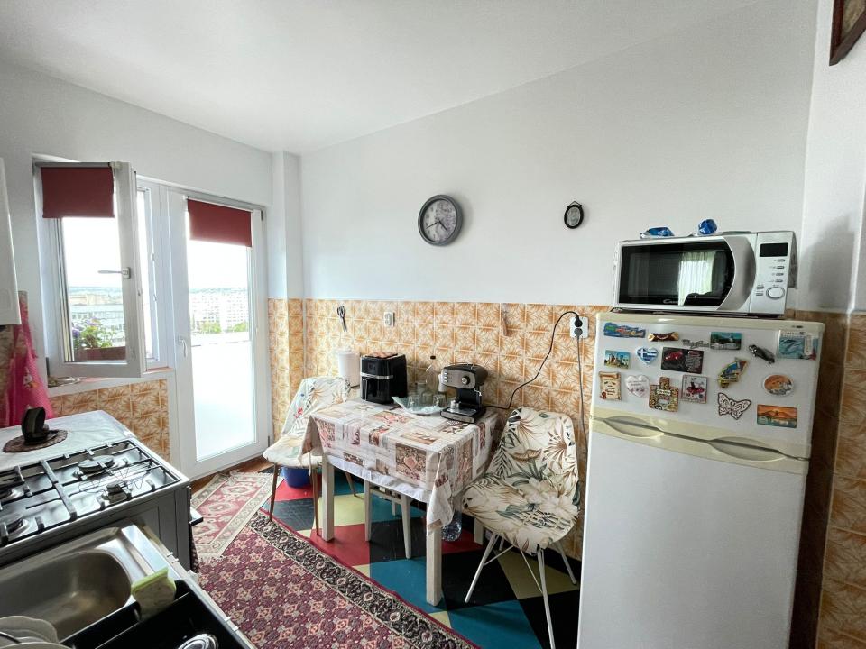 Apartament 3 camere-Podu Ros-70 mp-sens giratoriu - 4