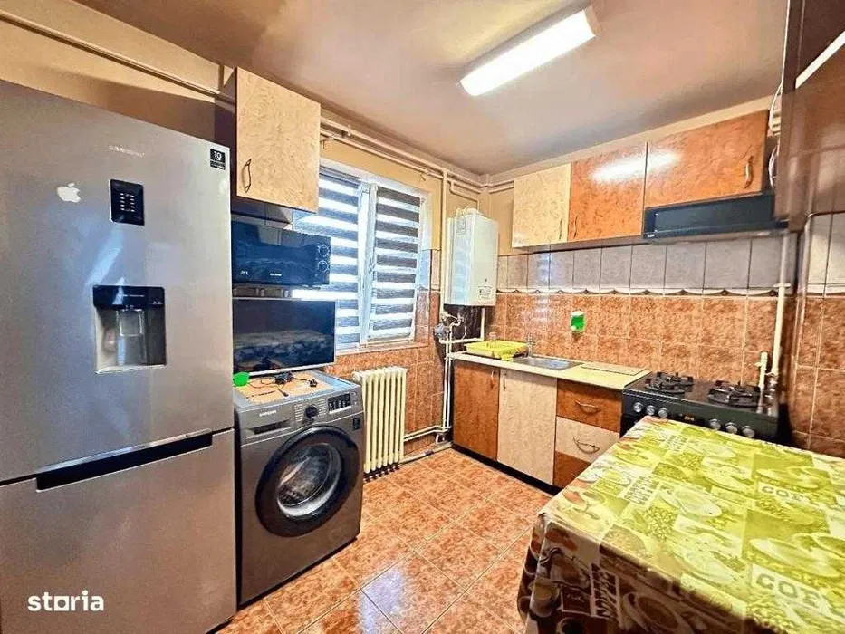 Apartament de 2 camere decomandate, 42 mp utili, balcon, Zona Manastur