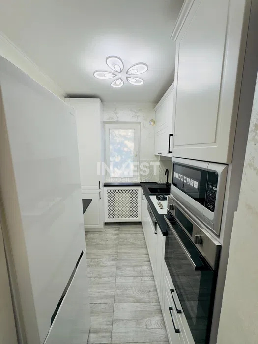 Apartament 3 camere în Păcurari, Mobilat &amp; utilat, 600 € - 6