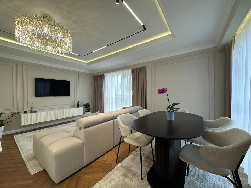 Apartament Deosebit De 3 Camere In Azimut-Copou - 2