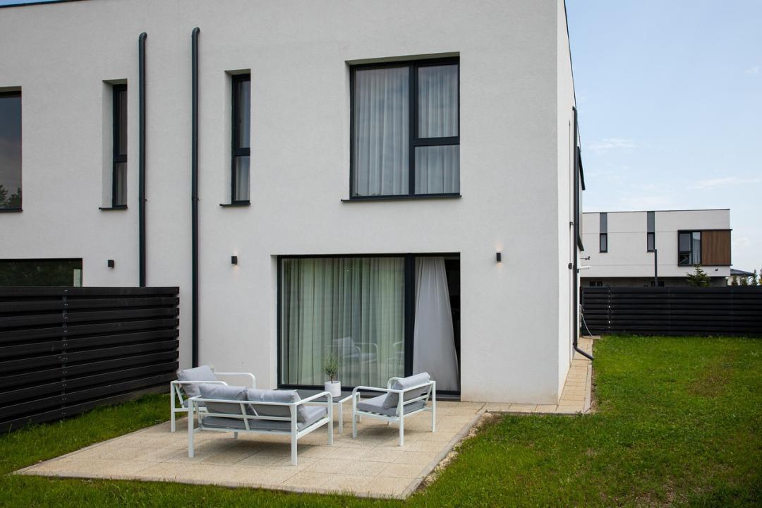 Vila duplex modernă în Vernis Sunrise – design actual, intimitate și facilități — imaginea 3