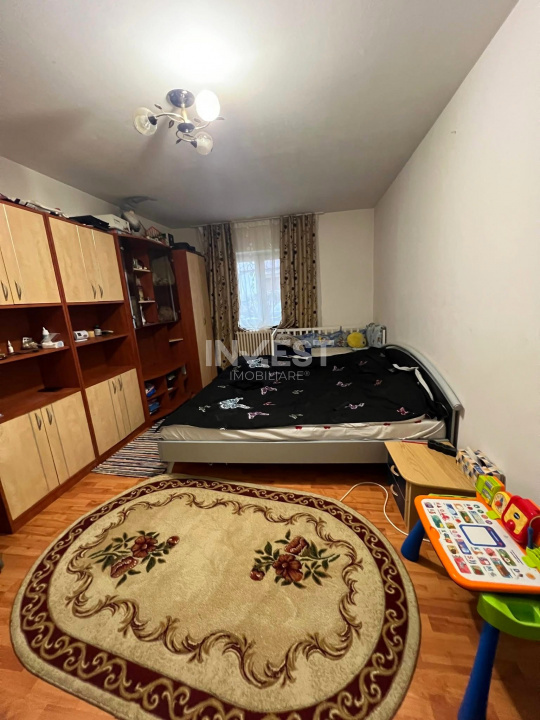 Apartament 2 camere decomandat-Podul de Fier-bloc 1982 - 1