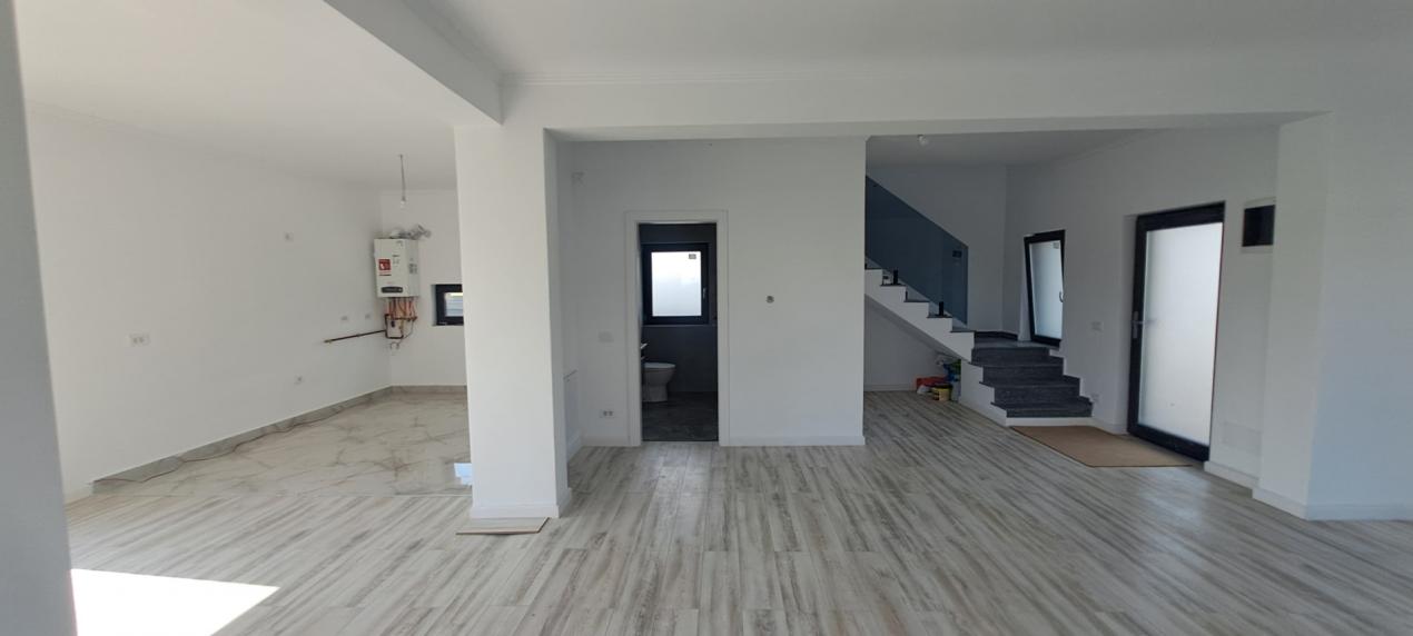 Comision 0%, Miroslava - casa parter + etaj + pod 