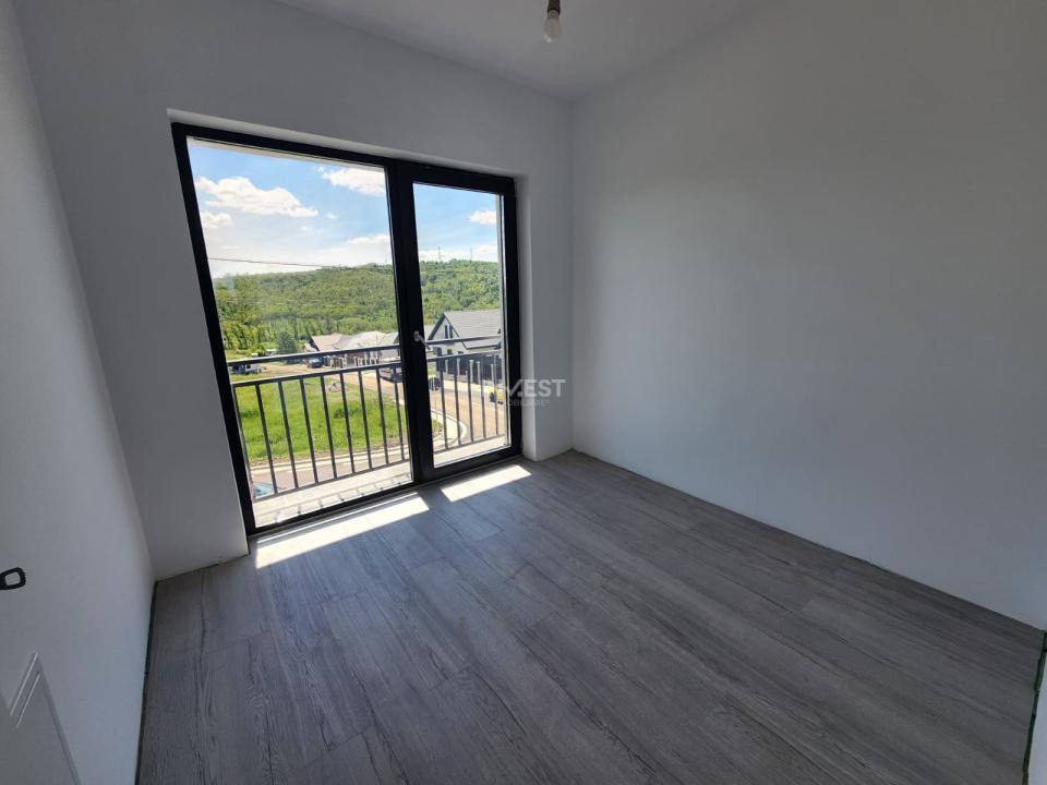 Duplex 4 camere, 2 bai , VALEA ADANCA - 9