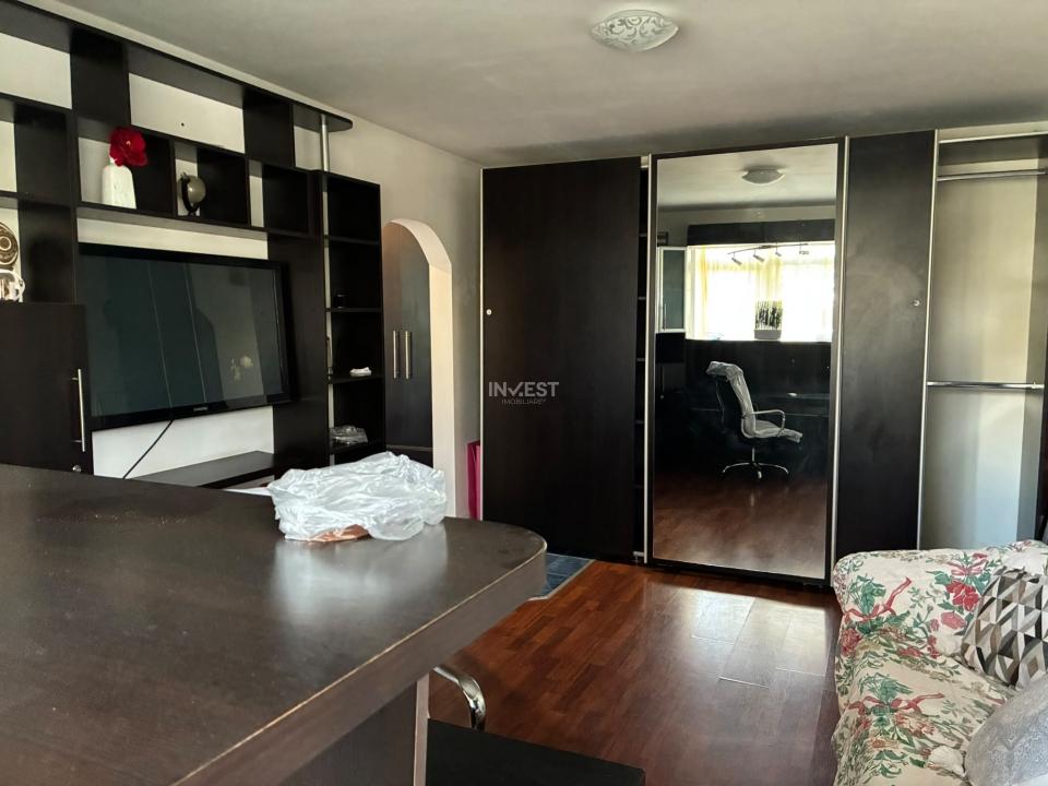 Apartament 3 camere, 70 mp - Podu Ros - 2