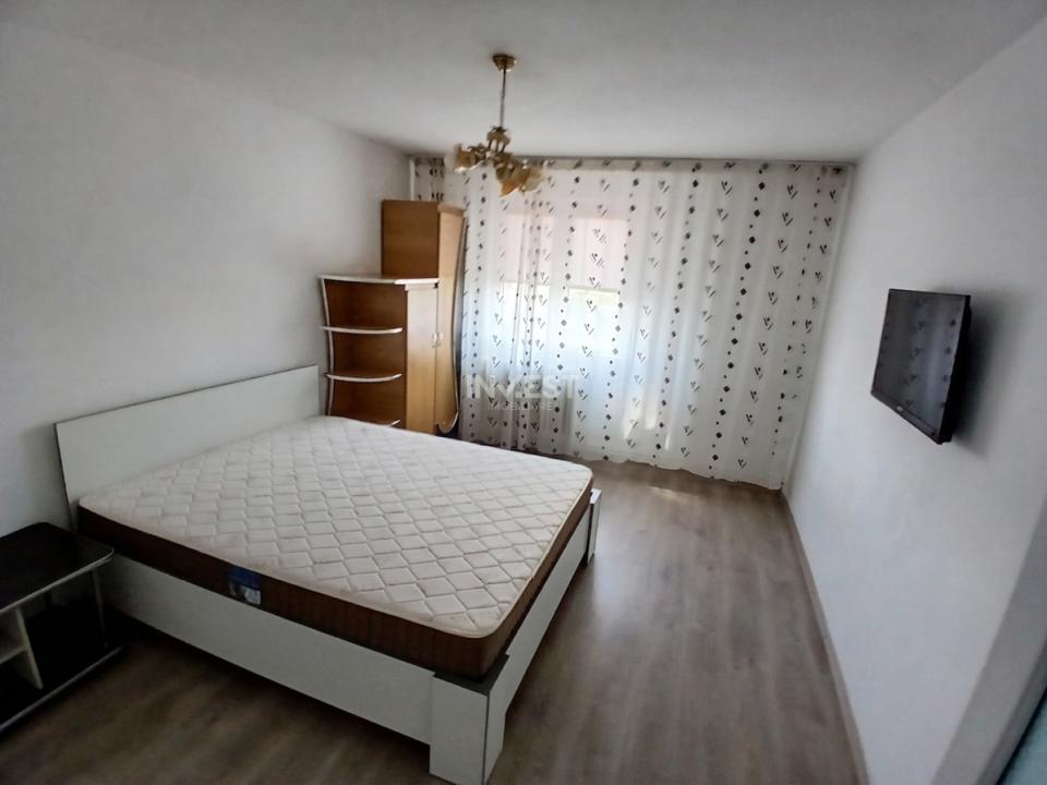 Apartament 3 camere de inchiriat zona Podu Ros - 2