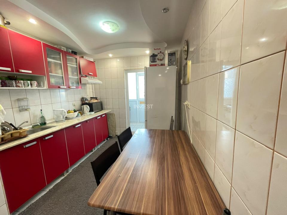 Apartament 3 camere decomandat-Baza 3-etaj intermediar - 2