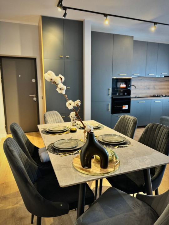 Apartament de 3 camere, 67 mp utili, 2 balcoane, Zona Teilor