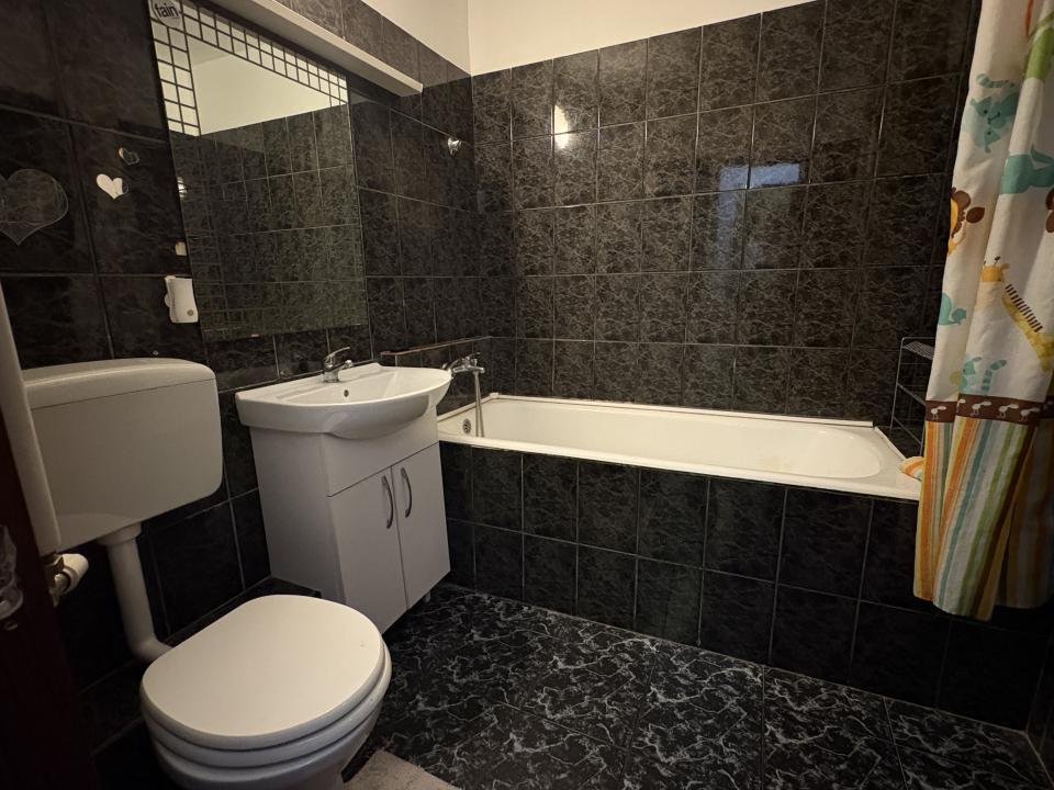 Apartament 3 Camere Aparatorii Patriei - Decomandat -Metrou