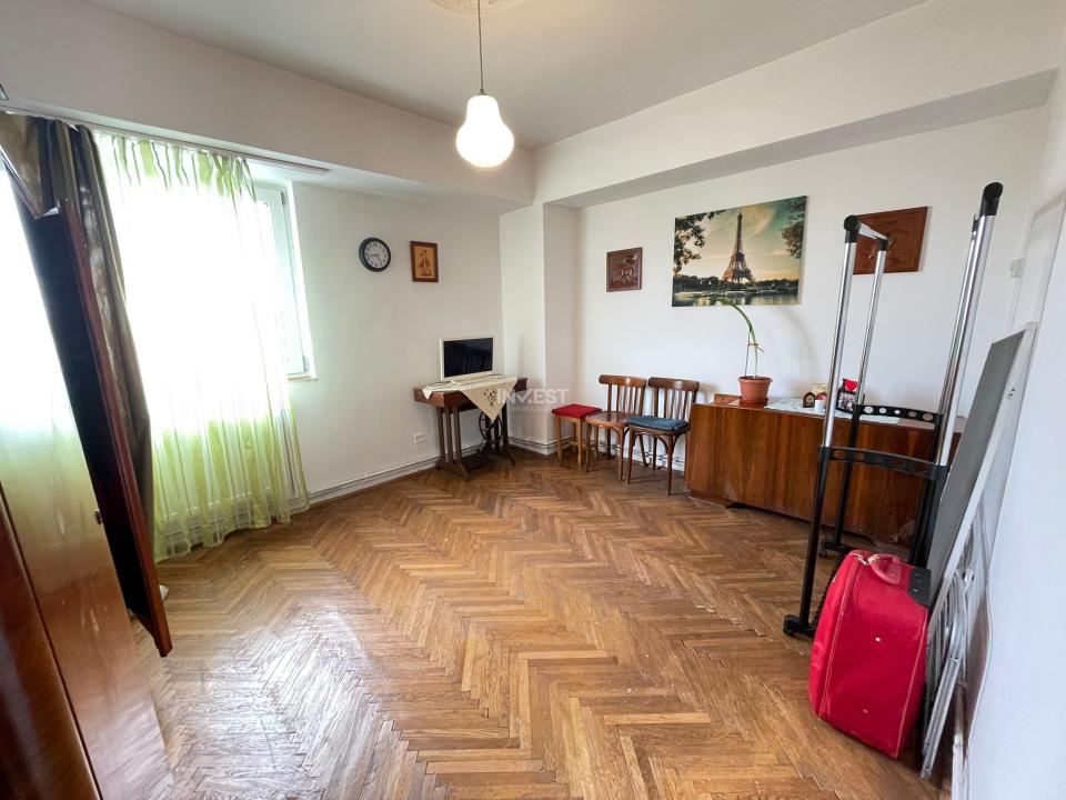Apartament 3 camere-Podu Ros-70 mp-sens giratoriu - 2