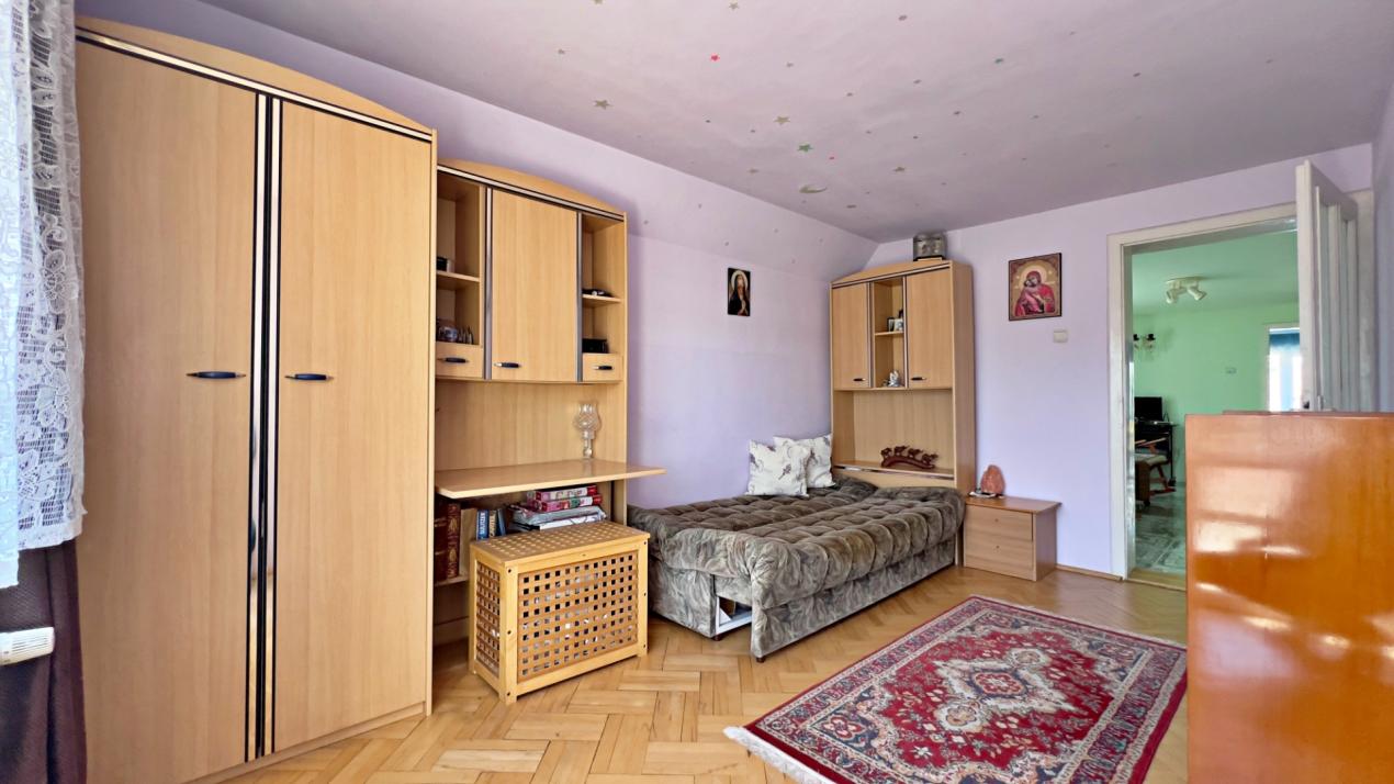 Casă 6 camere D+P+M-217 mp utili, 515 mp curte, Zona  Cartier Kogalniceanu 