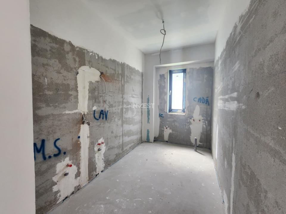 Casa individuala , 4 camere, 3 bai, garaj 26 mp , terasa 40 mp, VALEA ADANCA - 10
