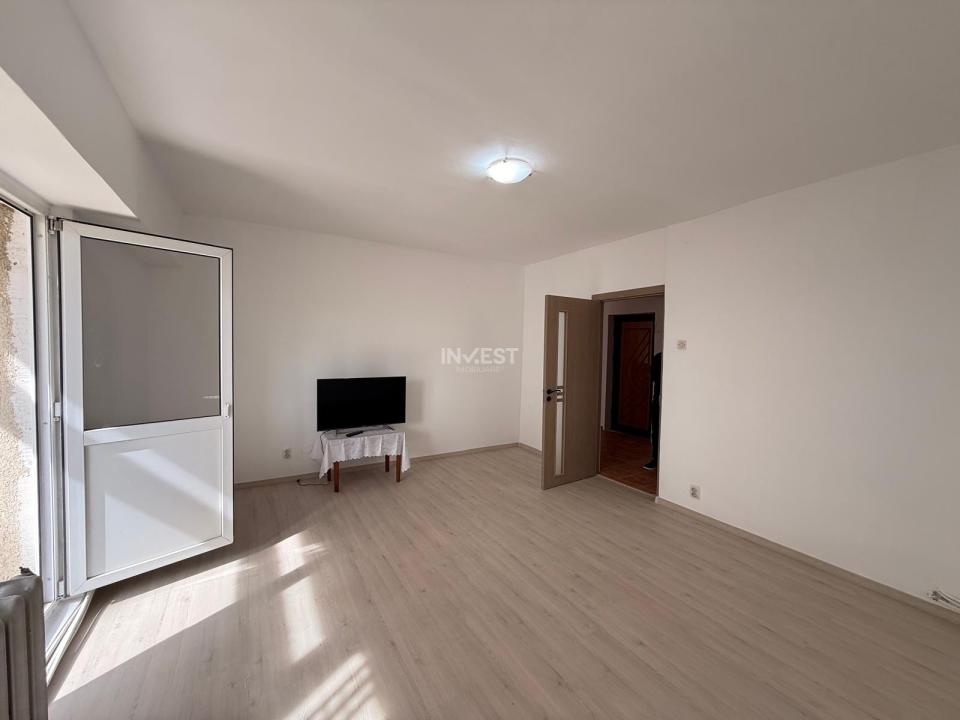 Apartament cu 1 cameră decomandat 40MP - etaj 2/8 cu lift - bloc 1986 - 2