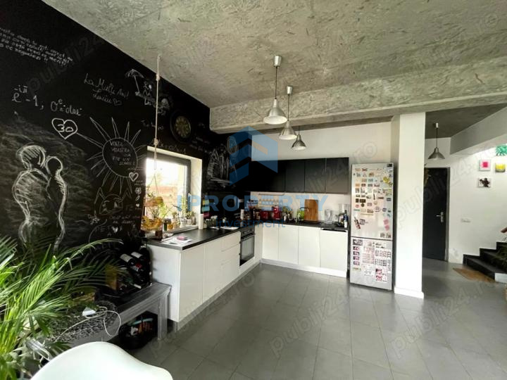 Vila | 4 Camere | Giulesti Sarbi | Curte 300mp | Centrala proprie | - fotografie proprietate 6