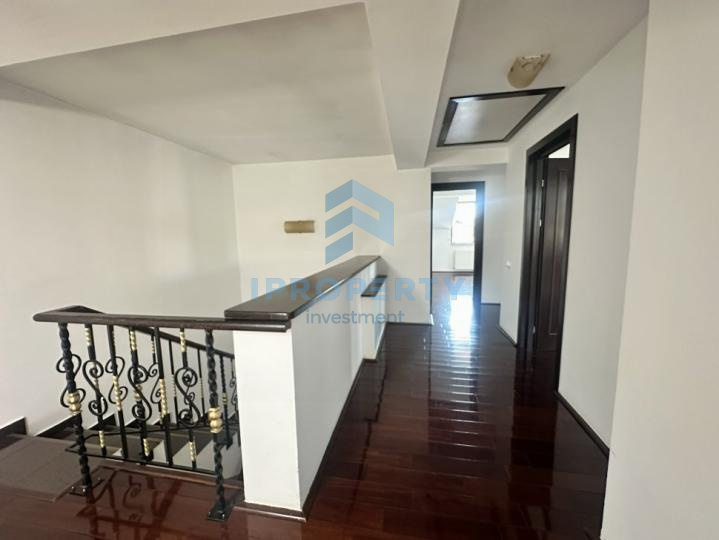 Pipera Vila P+1+M Nemobilata 7 Camere  - fotografie proprietate 6