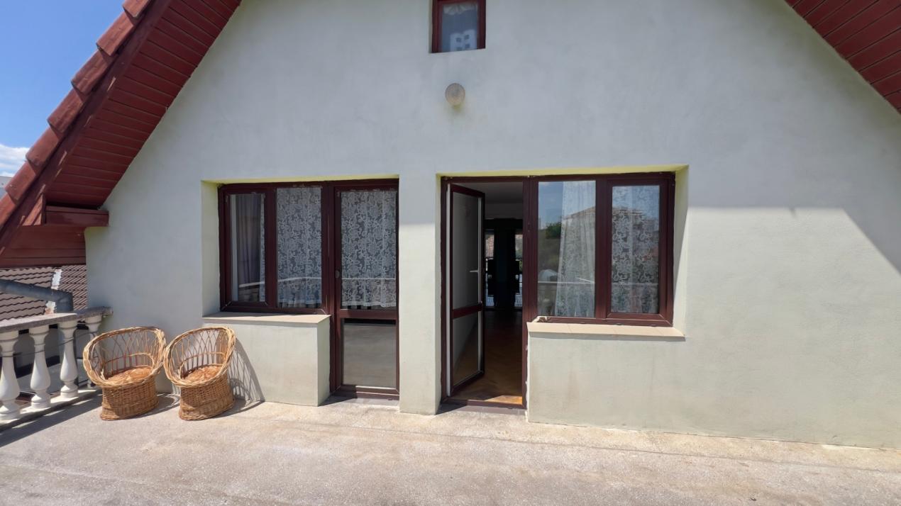 Casă 6 camere D+P+M-217 mp utili, 515 mp curte, Zona  Cartier Kogalniceanu 
