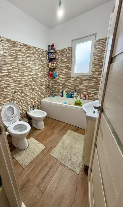 CASA INDIVIDUALA , 3 CAMERE, MOBILATA SI UTILATA, LUNCA CETATUII - 2