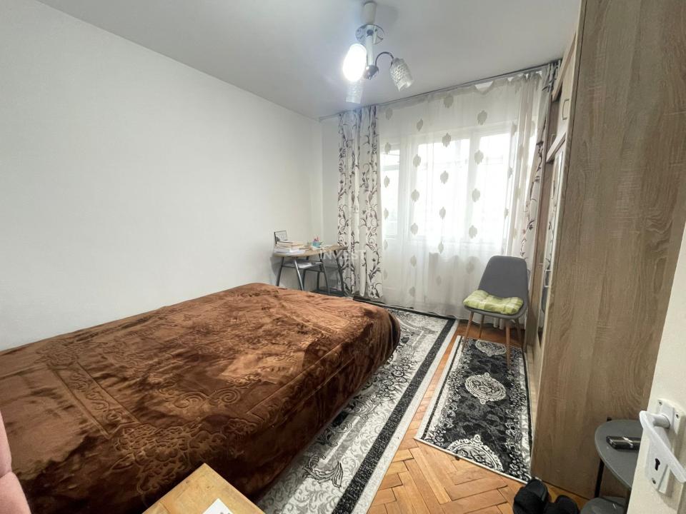 Apartament 3 camere decomandat - Podu Roș-liceul Racovita - 4