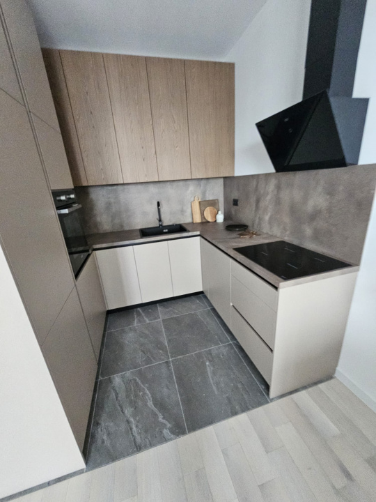 Apartament cu terasă generoasă și vedere superbă spre lac — imaginea 6
