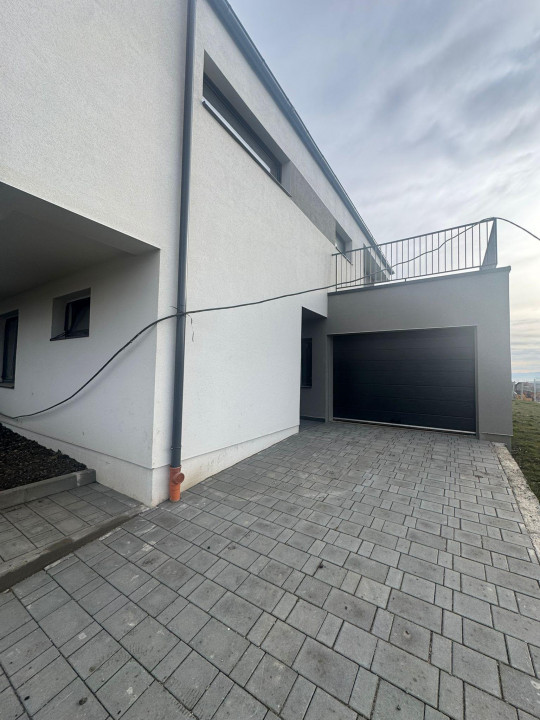 Ultimul Duplex 120mp, Terasa , Garaj , Gradina, zona Valea Chintaului!