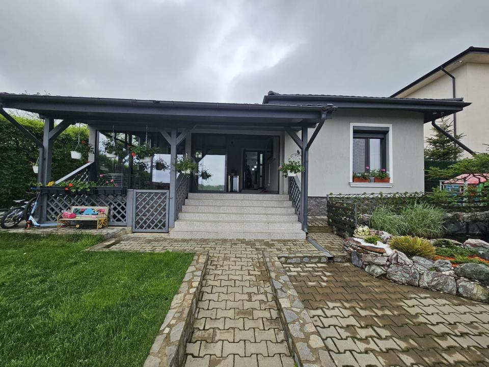 Casa 3 camere, Valea Adanca, mobilata de lux, COMISION 0%