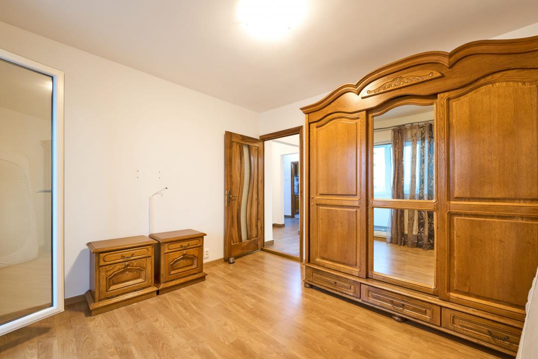 Apartament decomandat | 3 camere | zona Gara | luminos E-V