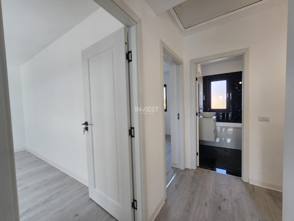 CASA DE VANZARE, 4 CAMERE 2 BAI SI MAGAZIE , VALEA ADANCA- 5 DRUMURI - 15