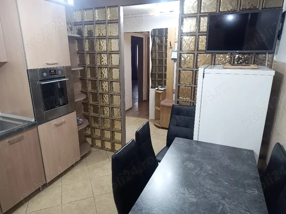 PROPRIETAR, vand apartament 4 camere, 2 bai, etaj 1, decomandat, boxă la subsol, in zona Lipovei - Image 3