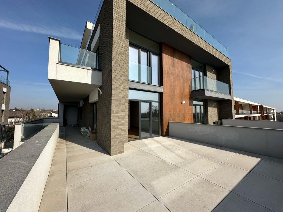 PENTHOUSE 3 CAMERE | VEDERE LIBERA LAC