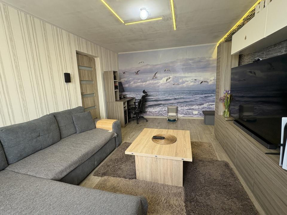 Apartament 3 camere Titan 74 mp renovat bloc anvelopat