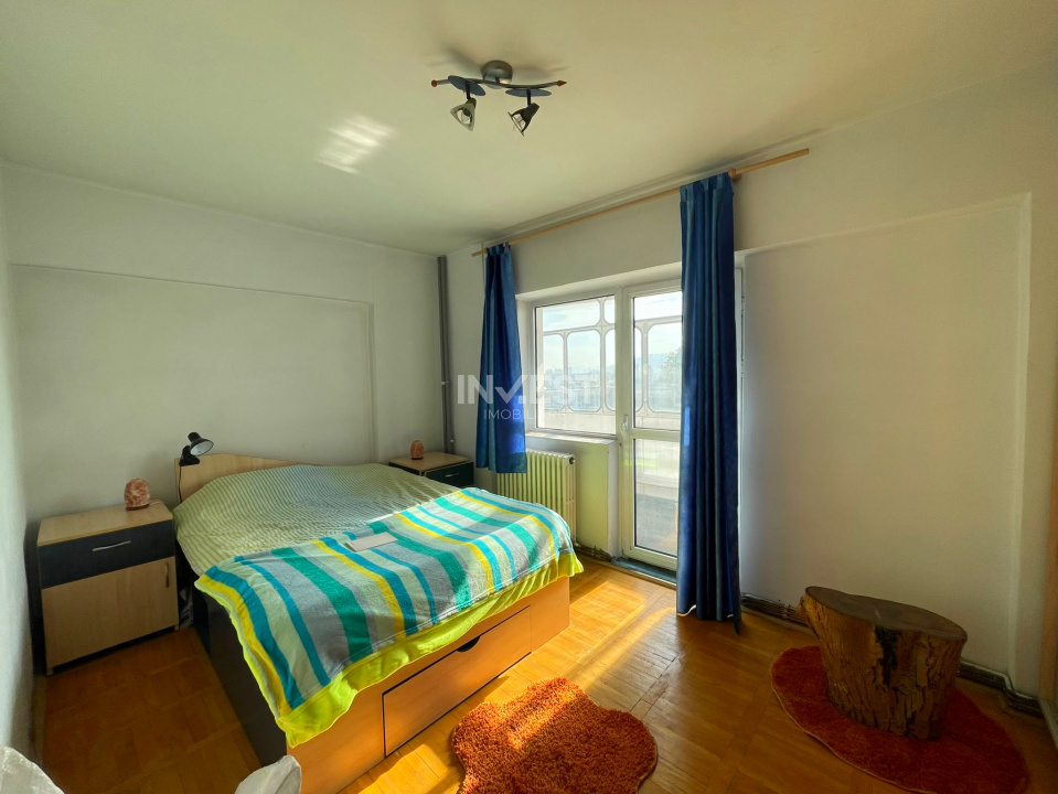 Apartament 3 camere decomandat-72mp-etaj intermediar-Bld Socola - 1