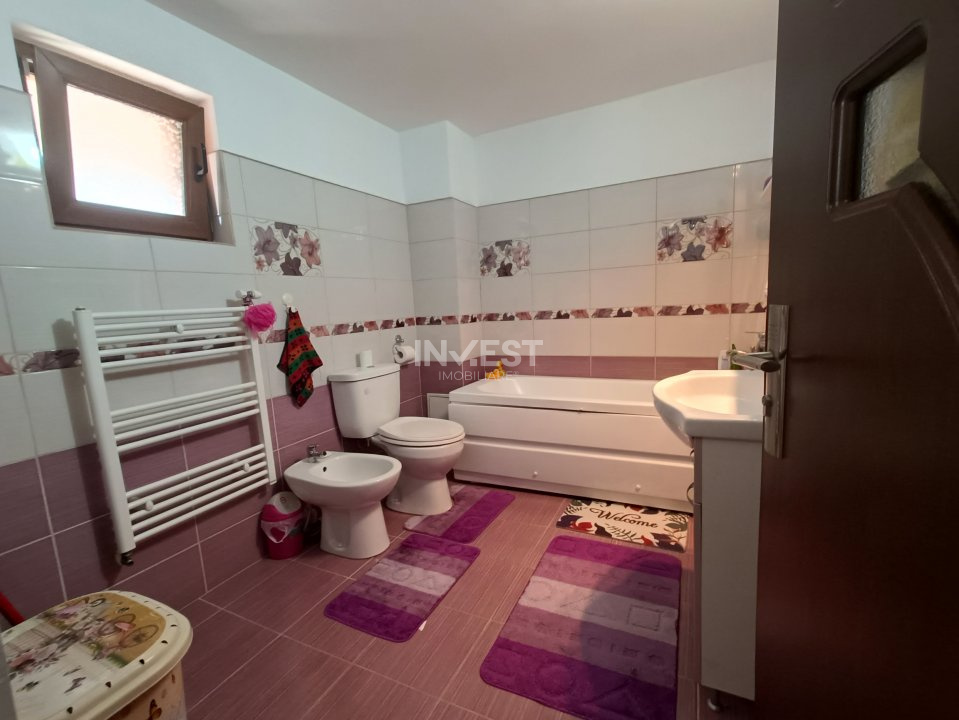 CASA INDIVIDUALA , ZONA TOMESTI, 5 CAMERE - 10