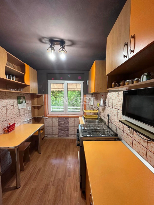 Apartament 3 camere-Podu Ros-etaj 2-Restaurant Odeon - 2