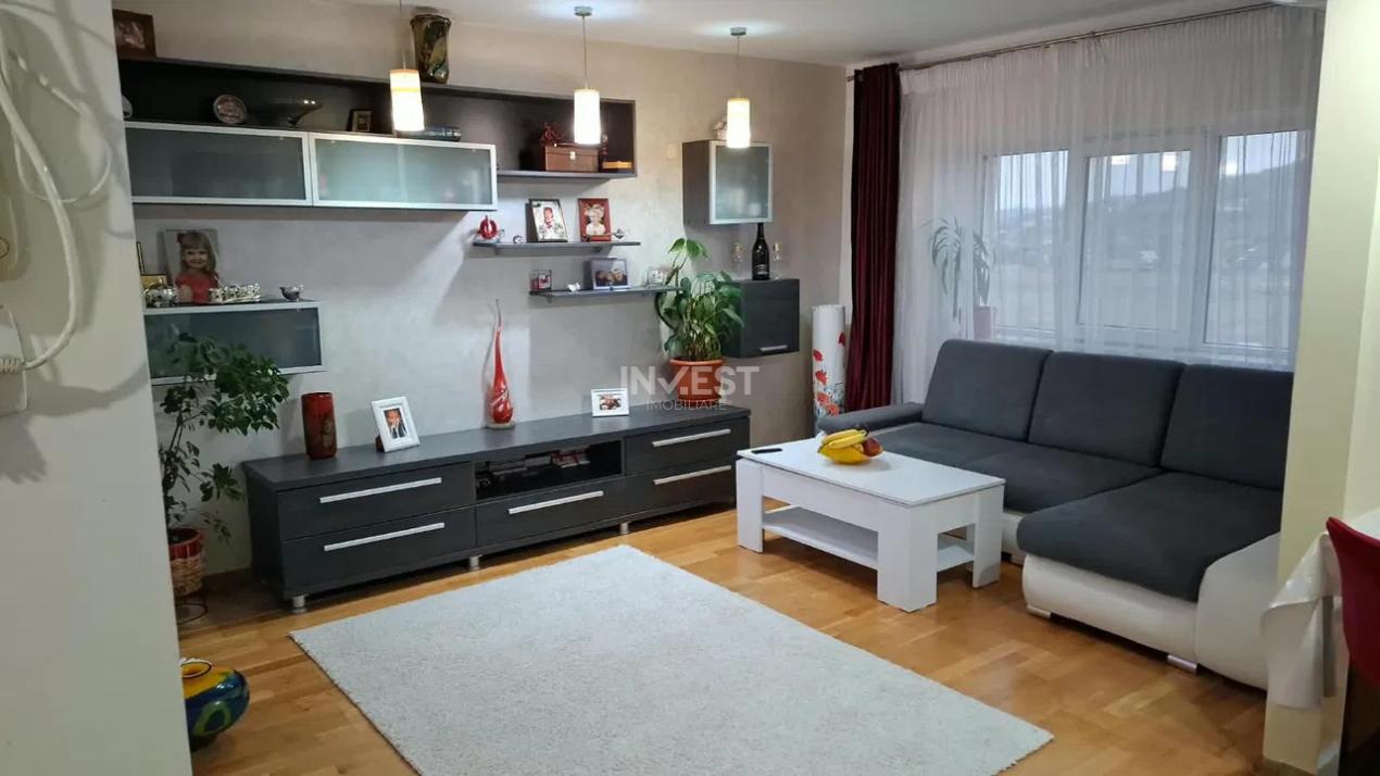 Apartament cu 4 camere Dacia-Bicaz - 1