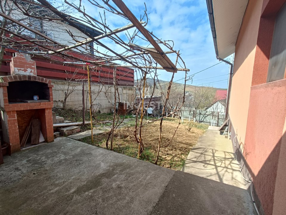 CASA INDIVIDUALA , ZONA TOMESTI, 5 CAMERE - 3