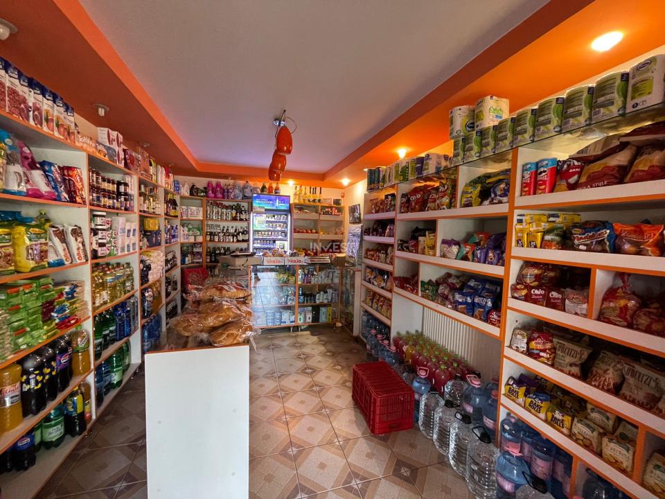 Spatiu comercial - magazin si stoc disponibile - 2