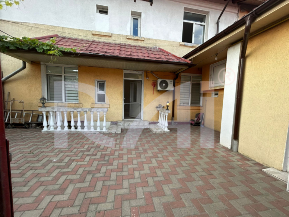 Vad comercial Piața Gării – casă 3 camere + curte