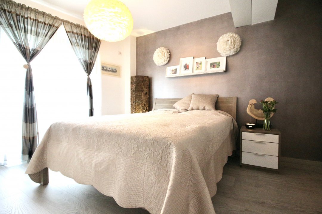 GRADINA ICOANEI-POLONA, APARTAMENT ELEGANT CU TERASA 24 MP SUBERBA SI PARCARE!