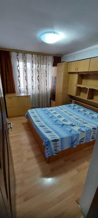 Apartament de 3 camere, 66 mp utili,  2 balcoane, Zona Manastur