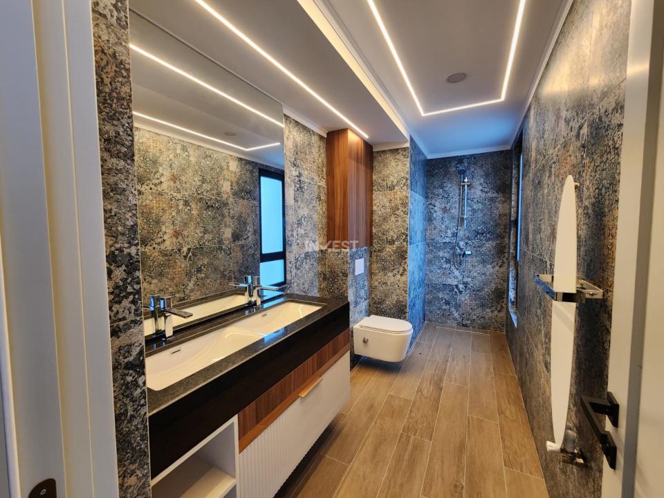 CASA CU 4 CAMERE, 2 BAI , COMPLEX PREMIUM CU ACCES PRIVAT !!! IASI - 4