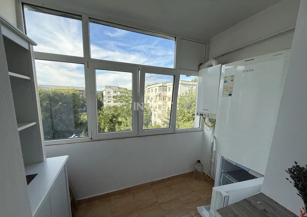 Apartament 3 camere de închiriat zona Nicolina 2 - 5