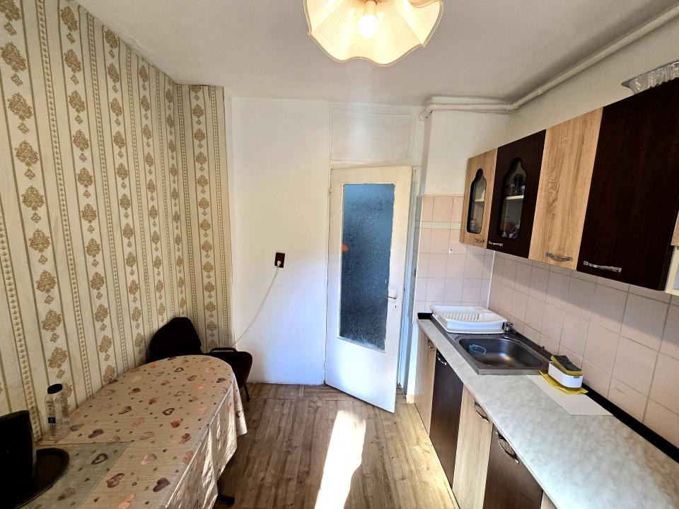 Apartament 3 camere decomandat Soseaua Salaj Petre Paun 2 bai 66.11 mp mobilat
