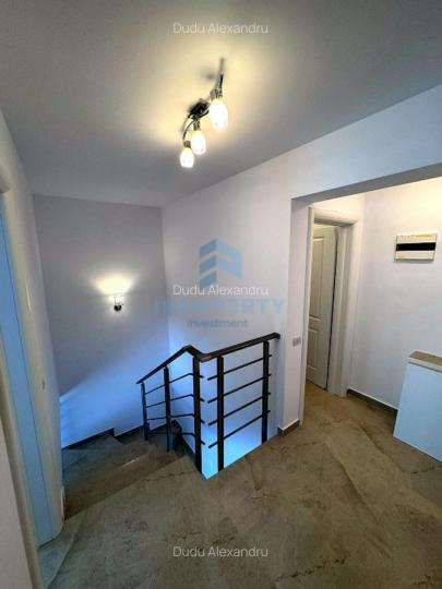 Închiriere Apartament 3 camere Duplex 2 etaje în Parcul Carol - fotografie proprietate 6