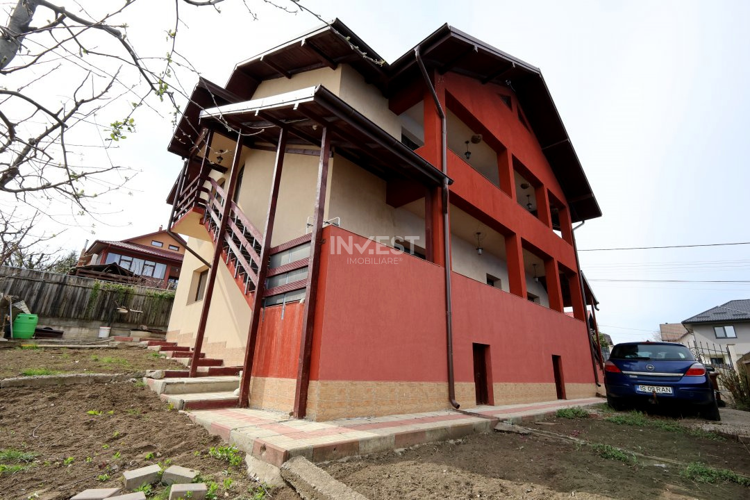 Casă de vânzare în Rediu – Spațiu Generos pentru Două Familii - 15
