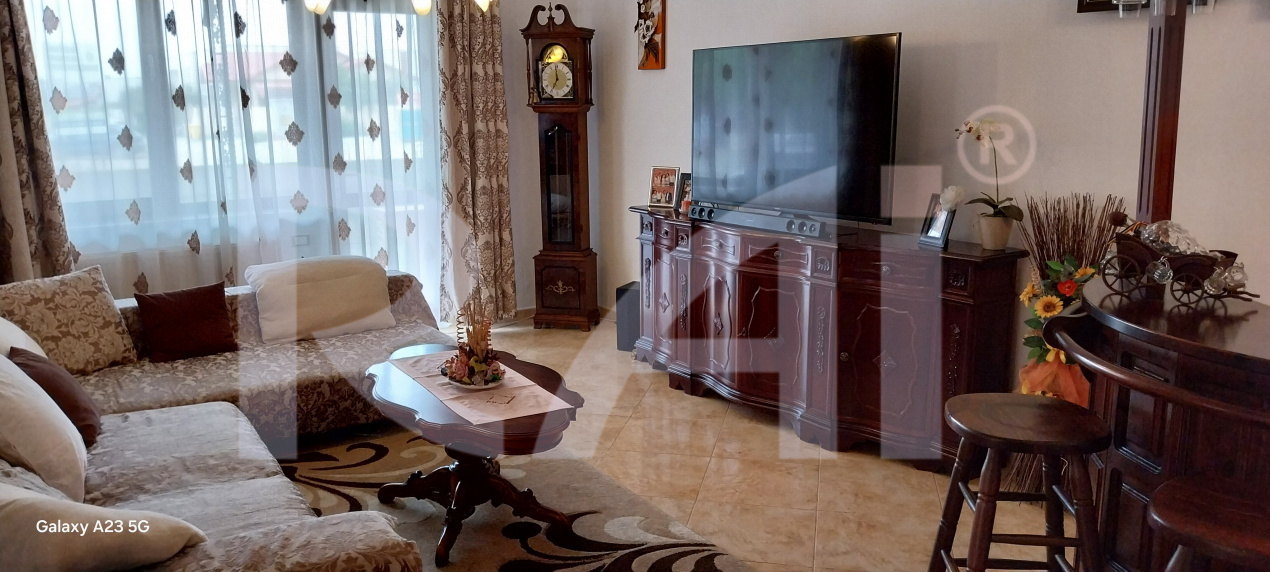 Vilă superbă – Selgros, mobilată și utilată complet-750 euro