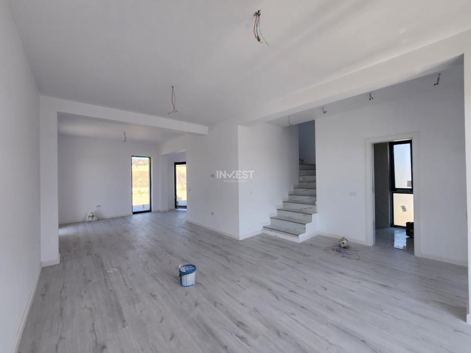 CASA INDIVIDUALA , 4 CAMERE, 2 BAI, 500 mp teren, MOLDOVA MALL - 1